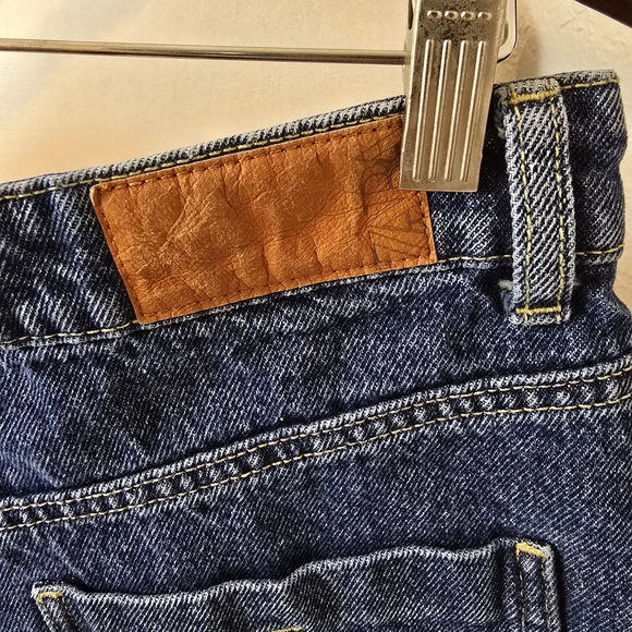 Zara 80s/90s High Rise Blue Denim Women Shorts Size 8 - Picture 6 of 9